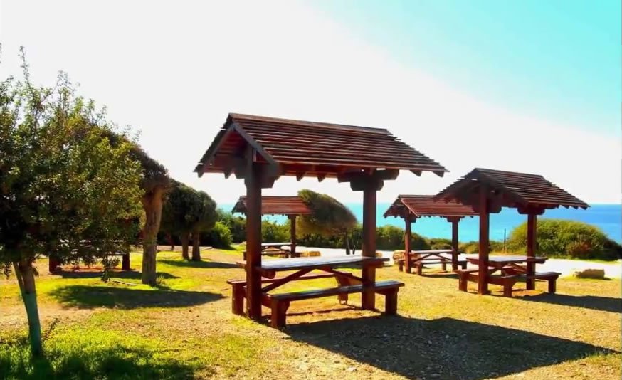 Пикник-зона Афродиты (Петра ту Ромиу)