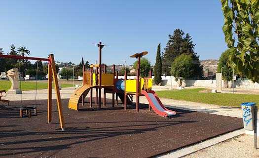 Площадка в парке скульптур