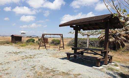 Место для пикника на пляже Мандрия