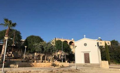 Ayios Ipatios in Chloraka