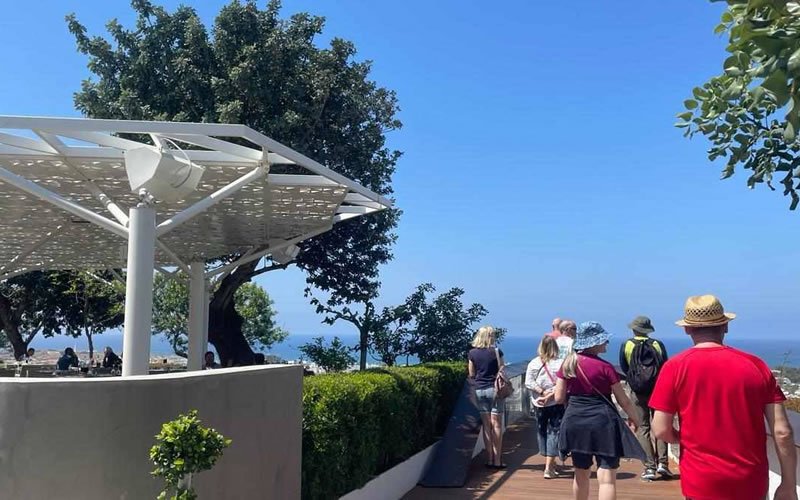 MEET THE LOCALS – Free Walking Tour in Paphos Old Town