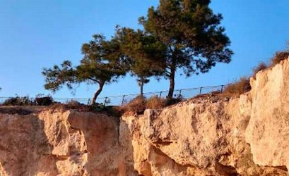 Mouttallos Cliffs in Moutallos