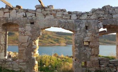 Заброшенная деревня Финикас в Финикас