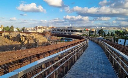 Пешеходный мост Фабрика Хилл в Като Пафос