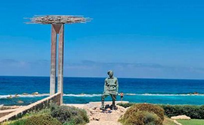 Памятник Джорджу Гривасу Дхеджинайсу в Хлорака