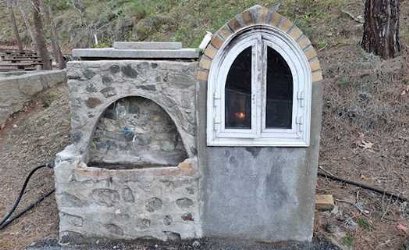 Святой источник Святой Марины в Айя Марина Хрисохус