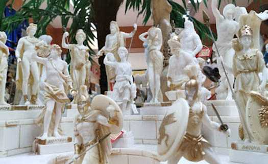 C&S Polyviou Souvenir shop в Пафосе